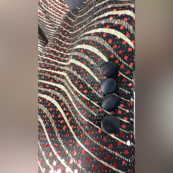 Elegant Black and Red Patterned Blazer - Picture 7 of 15